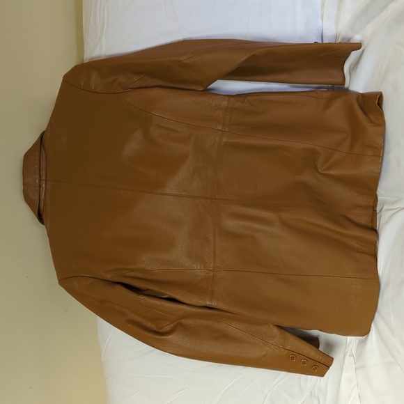 Newport News caramel colored leather jacket with pockets - Picture 4 of 4